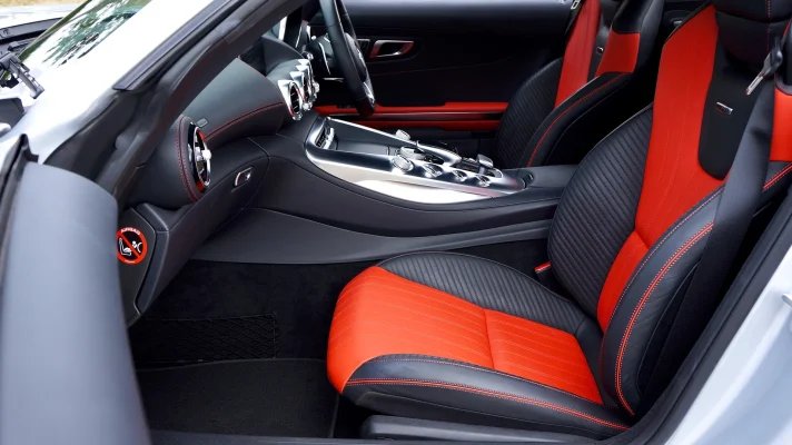 Carseatrepair_pexels-mikebirdy-498694