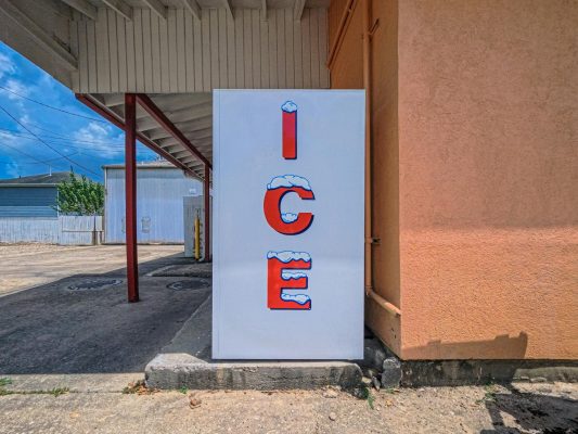IceMachine_pexels-tejanotechie-33448374